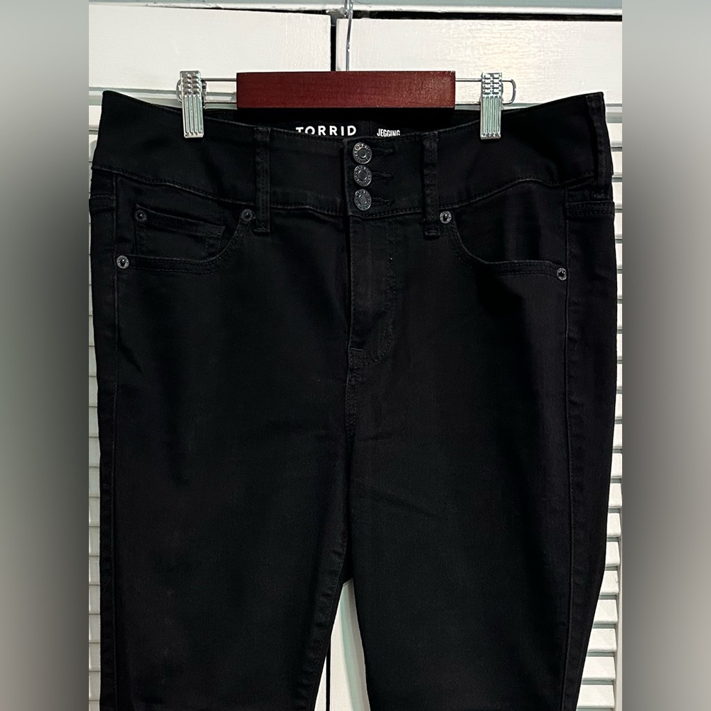 Torrid Women's Dark Wash Jeggings